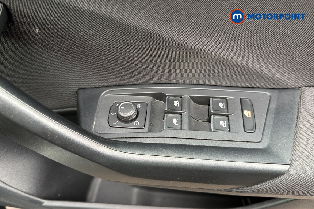 Volkswagen T-Roc Active Manual Petrol SUV - Stock Number (1649355) - 19th supplementary image