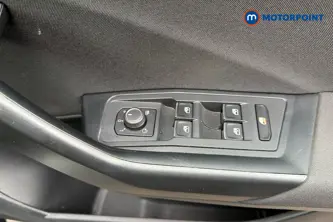 Volkswagen T-Roc Active Manual Petrol SUV - Stock Number (1649355) - 19th supplementary image