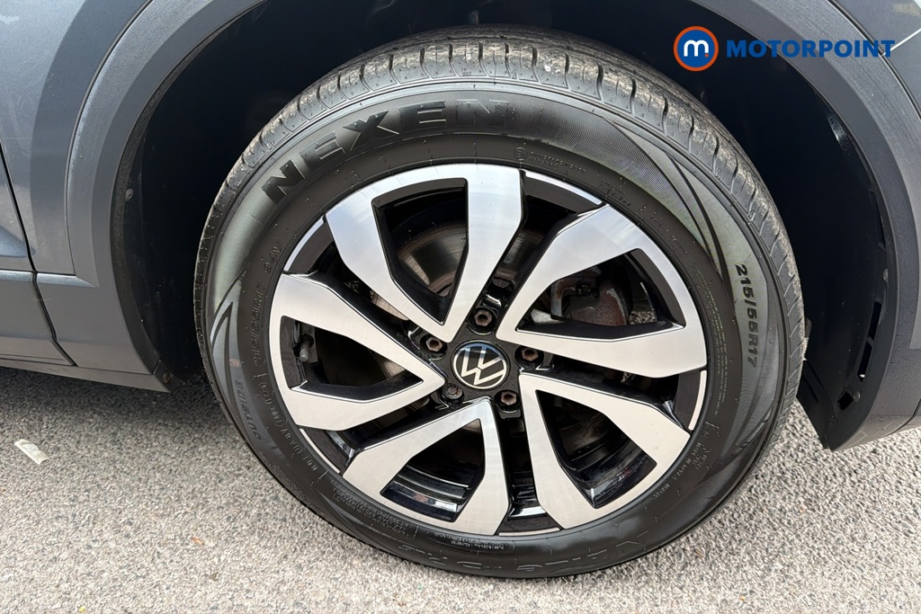 Volkswagen T-Roc Active Manual Petrol SUV - Stock Number (1649355) - 47th supplementary image