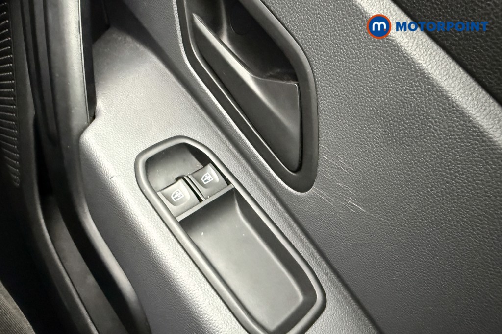 Dacia Duster Essential Manual Petrol SUV - Stock Number (1665802) - 14th supplementary image