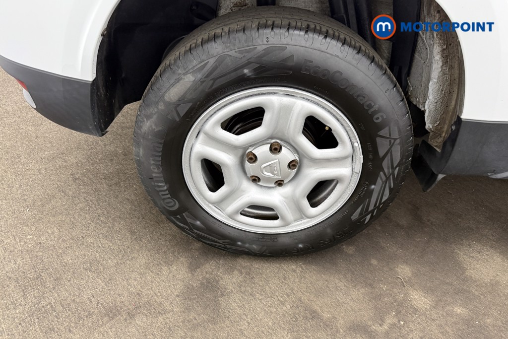 Dacia Duster Essential Manual Petrol SUV - Stock Number (1665802) - 19th supplementary image