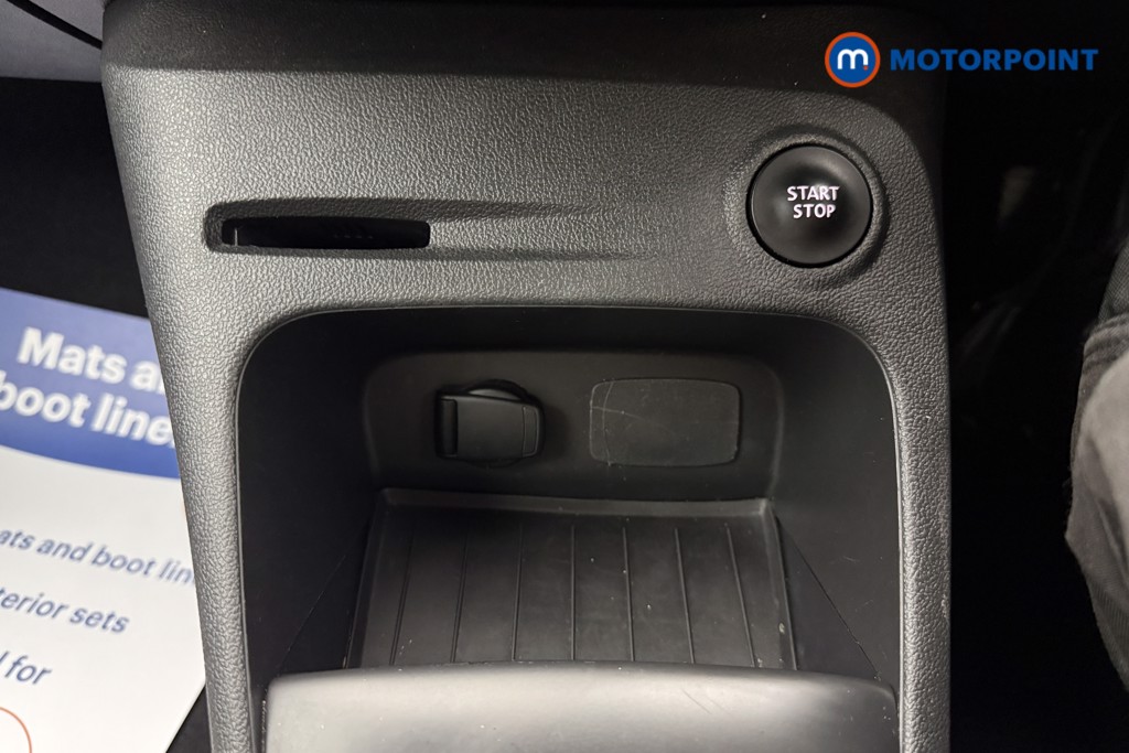 Renault Captur Iconic Automatic Diesel SUV - Stock Number (1667984) - 13th supplementary image