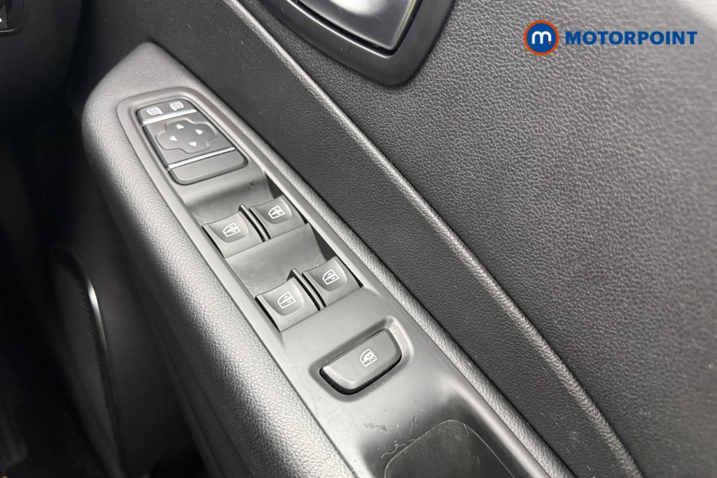 Renault Captur Iconic Automatic Diesel SUV - Stock Number (1667984) - 14th supplementary image