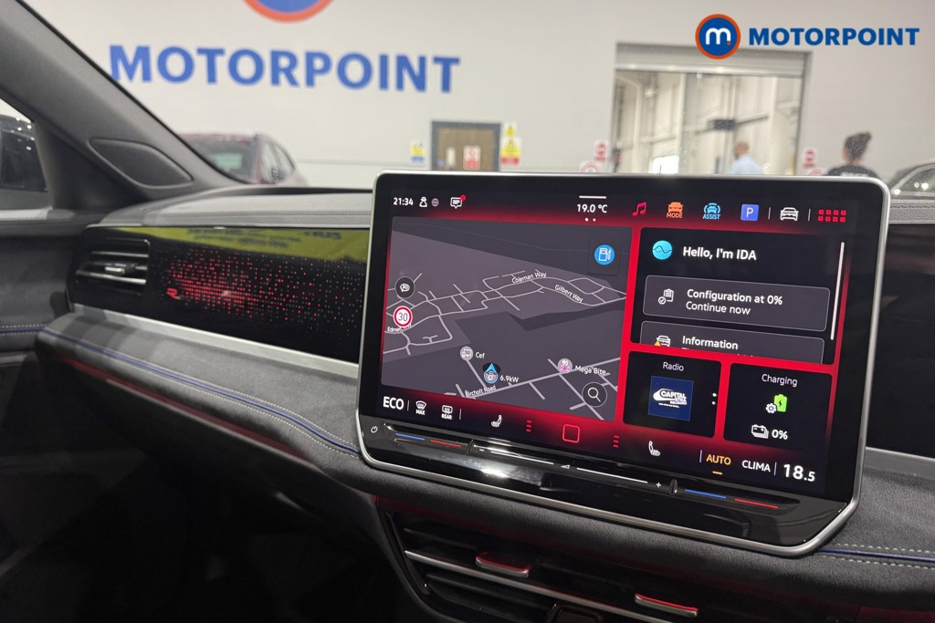 Volkswagen Passat R-Line Automatic Petrol Plug-In Hybrid Estate - Stock Number (1672191) - 5th supplementary image
