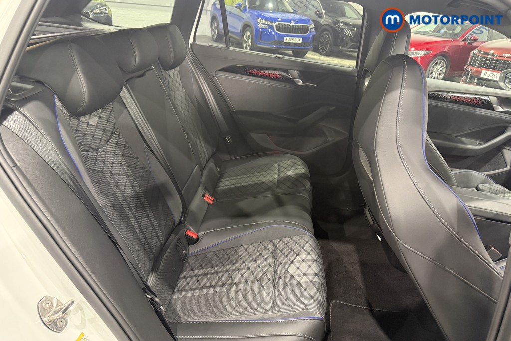 Volkswagen Passat R-Line Automatic Petrol Plug-In Hybrid Estate - Stock Number (1672191) - 19th supplementary image