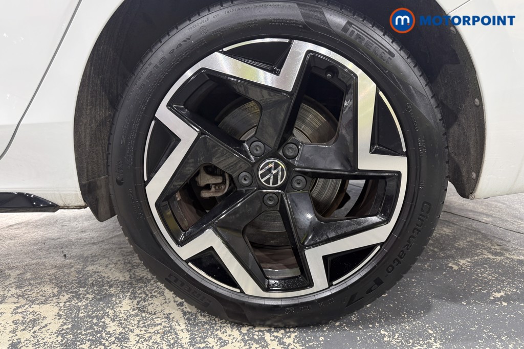 Volkswagen Passat R-Line Automatic Petrol Plug-In Hybrid Estate - Stock Number (1672191) - 31st supplementary image