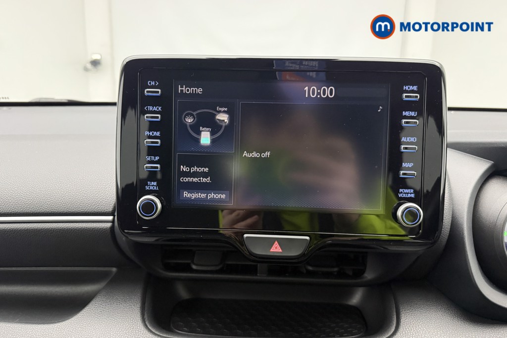 Toyota Yaris Design Automatic Petrol-Electric Hybrid Hatchback - Stock Number (1674481) - 2nd supplementary image