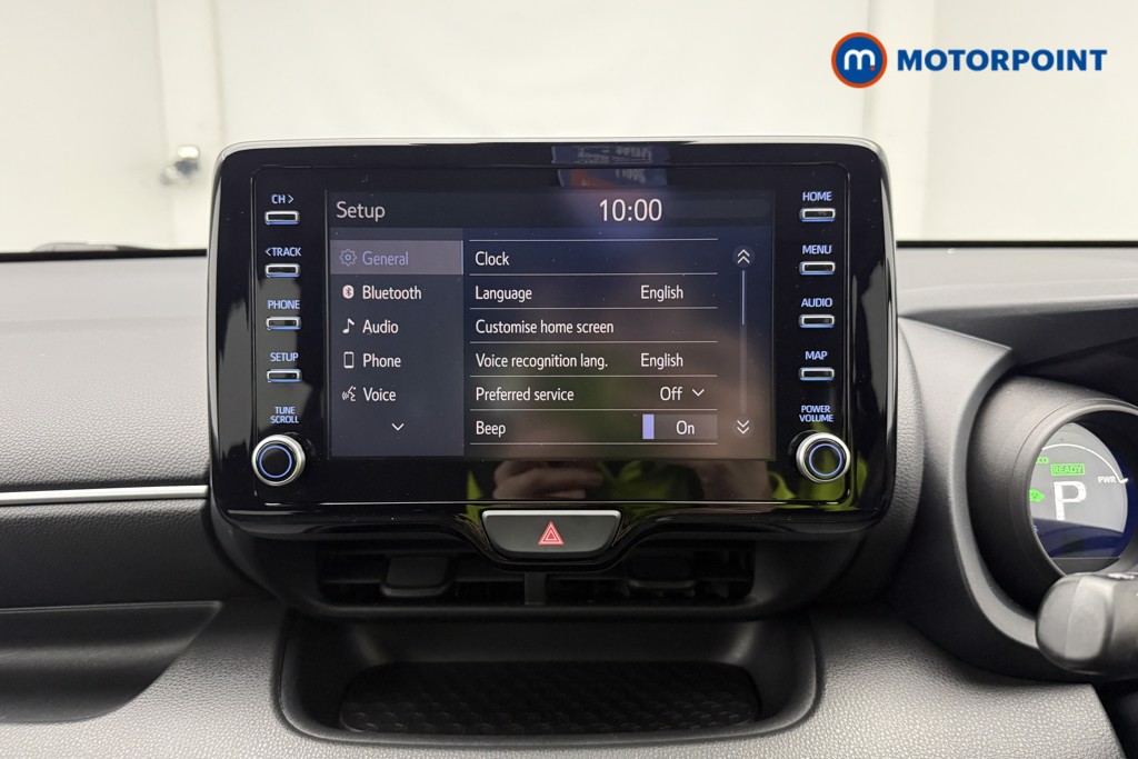 Toyota Yaris Design Automatic Petrol-Electric Hybrid Hatchback - Stock Number (1674481) - 4th supplementary image