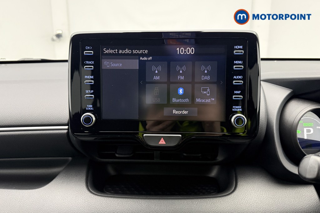 Toyota Yaris Design Automatic Petrol-Electric Hybrid Hatchback - Stock Number (1674481) - 6th supplementary image