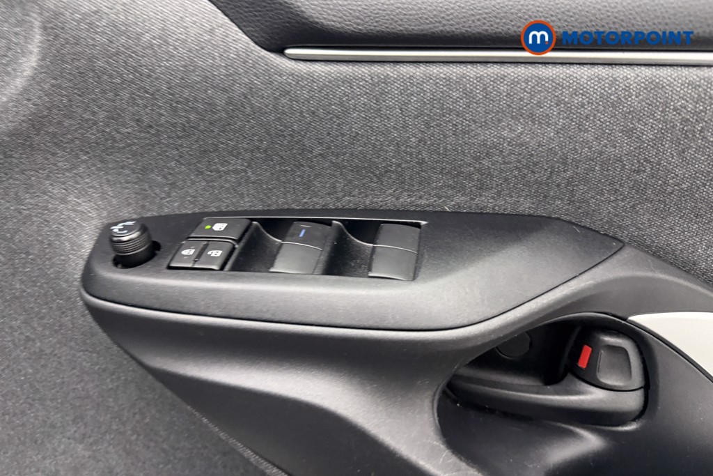 Toyota Yaris Design Automatic Petrol-Electric Hybrid Hatchback - Stock Number (1674481) - 19th supplementary image