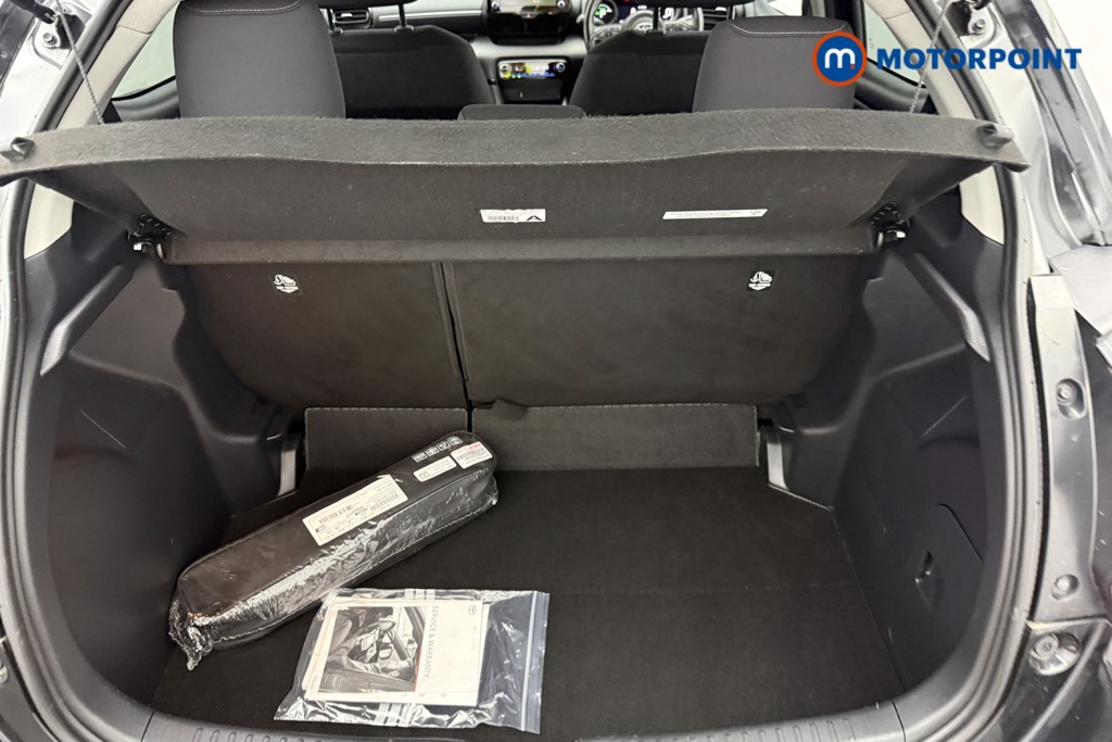 Toyota Yaris Design Automatic Petrol-Electric Hybrid Hatchback - Stock Number (1674481) - 24th supplementary image