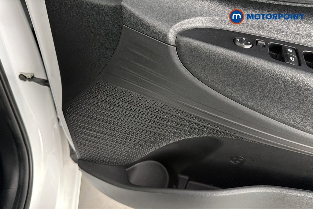 Hyundai I20 Advance Automatic Petrol Hatchback - Stock Number (1679273) - 21st supplementary image