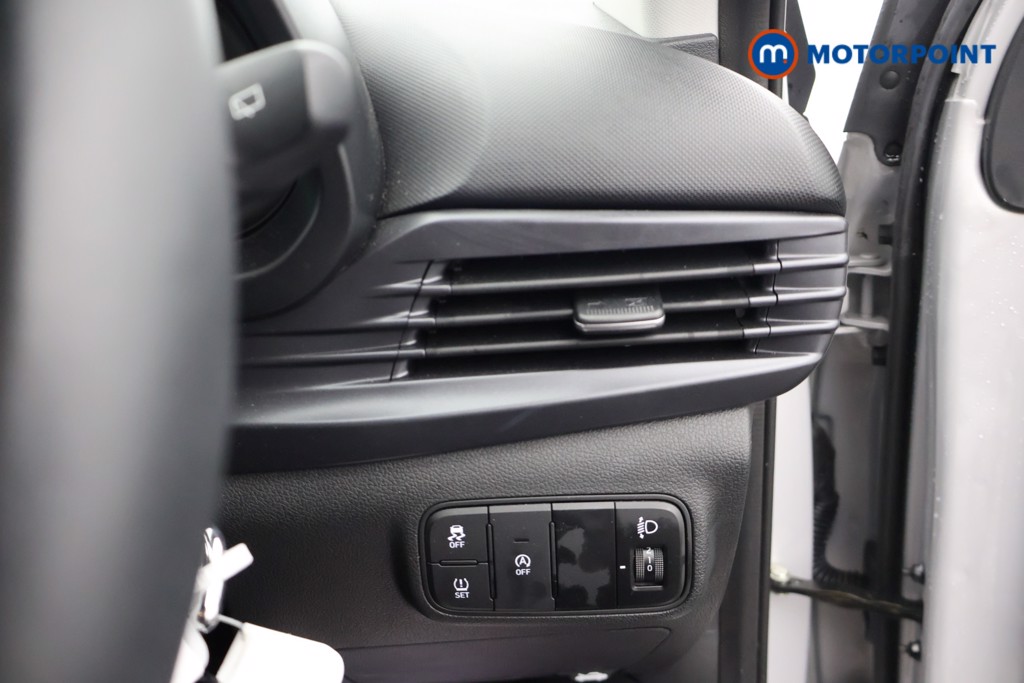 Hyundai I20 Advance Automatic Petrol Hatchback - Stock Number (1679301) - 7th supplementary image