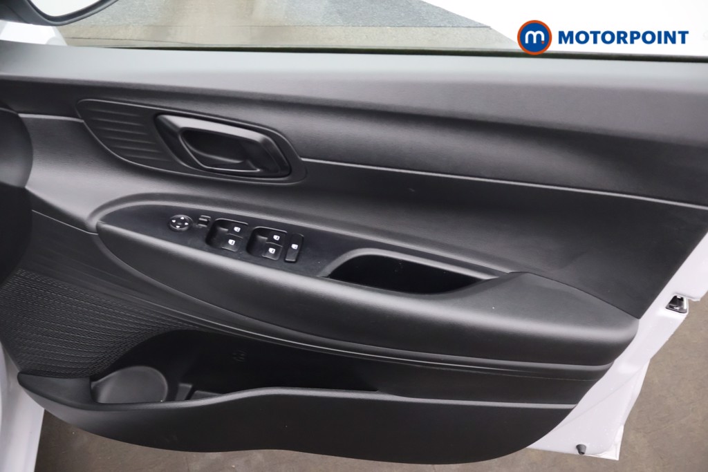 Hyundai I20 Advance Automatic Petrol Hatchback - Stock Number (1679301) - 12th supplementary image