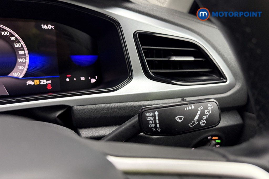Volkswagen T-Roc Life Manual Petrol SUV - Stock Number (1679971) - 15th supplementary image