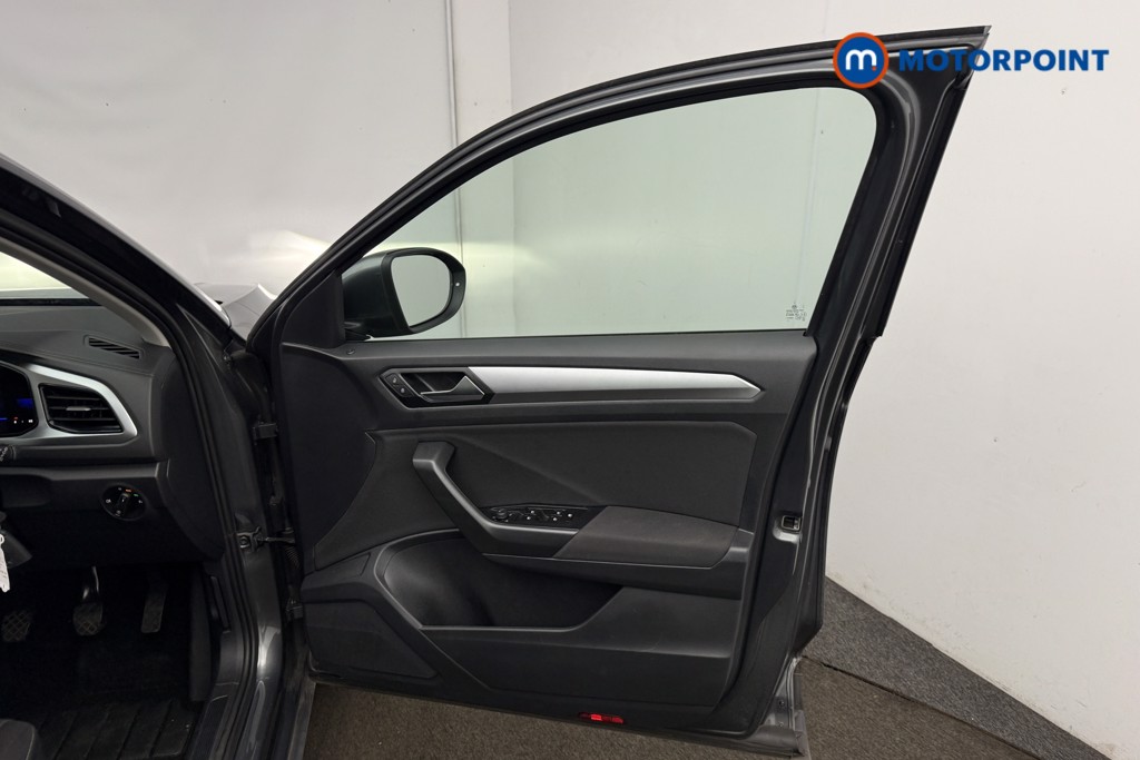 Volkswagen T-Roc Life Manual Petrol SUV - Stock Number (1679971) - 19th supplementary image