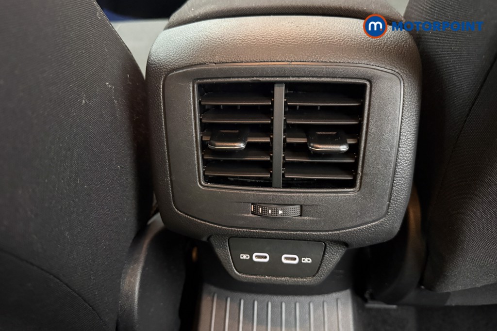 Volkswagen T-Roc Life Manual Petrol SUV - Stock Number (1679971) - 26th supplementary image