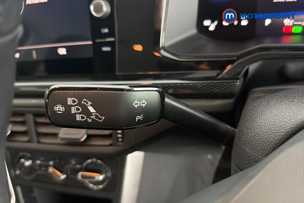 Volkswagen Polo Life Automatic Petrol Hatchback - Stock Number (1680758) - 5th supplementary image