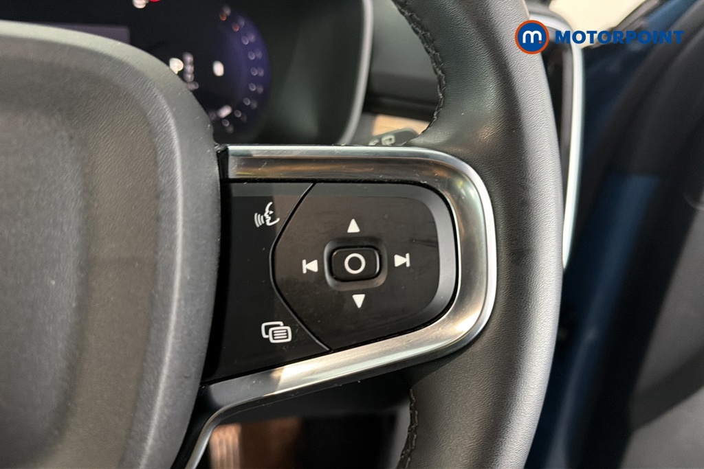 Volvo Xc40 Plus Automatic Petrol SUV - Stock Number (1681068) - 3rd supplementary image