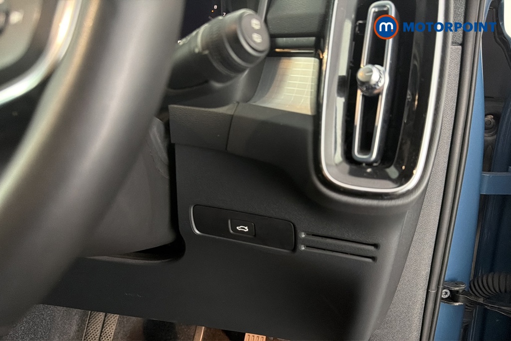 Volvo Xc40 Plus Automatic Petrol SUV - Stock Number (1681068) - 11th supplementary image