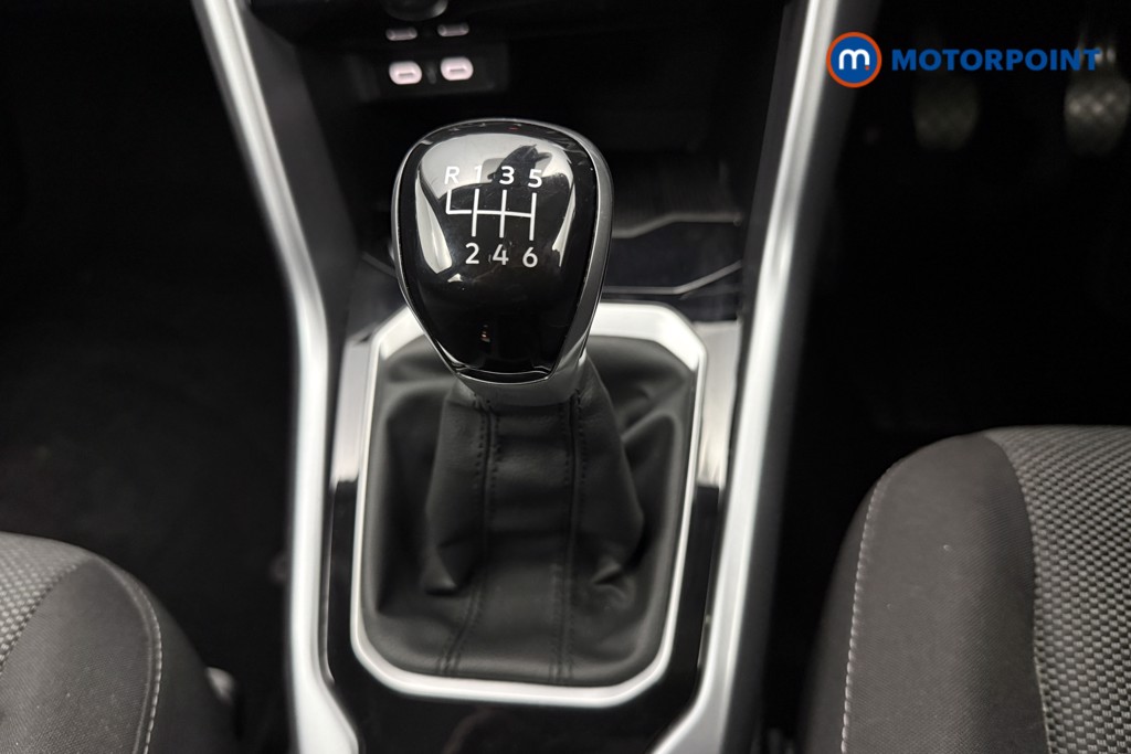 Volkswagen T-Roc Life Manual Petrol SUV - Stock Number (1681406) - 6th supplementary image