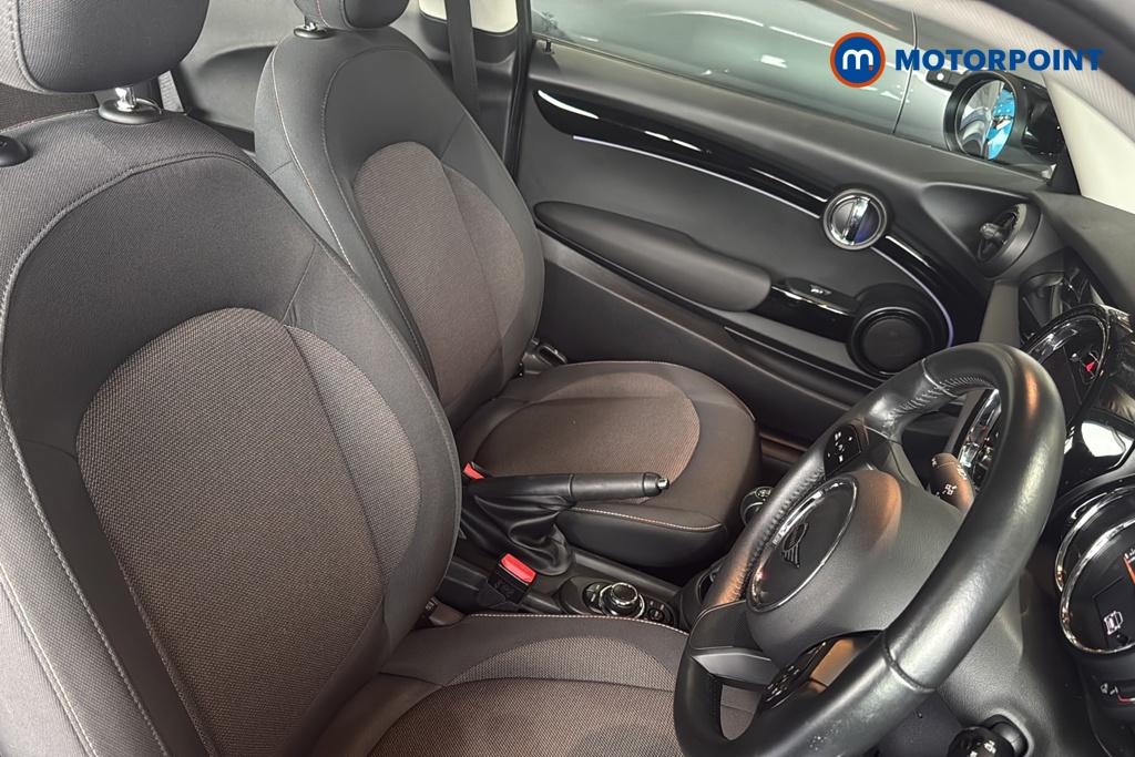 Mini Hatchback Cooper Classic Manual Petrol Hatchback - Stock Number (1681849) - 22nd supplementary image