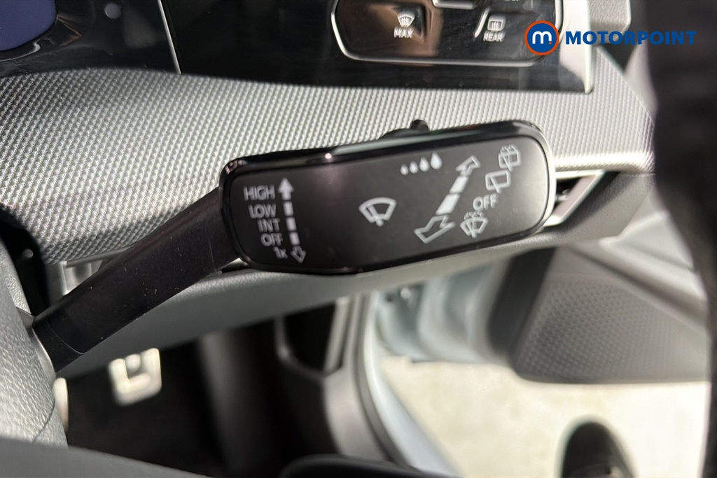 Volkswagen Golf R-Line Automatic Petrol Hatchback - Stock Number (1682833) - 6th supplementary image