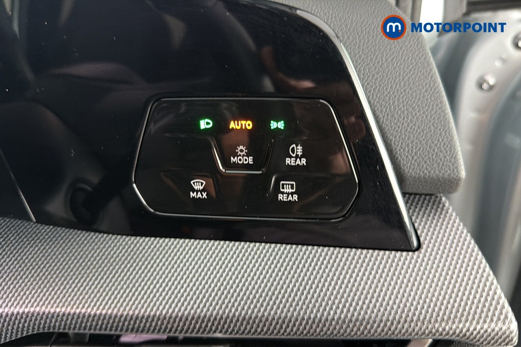 Volkswagen Golf R-Line Automatic Petrol Hatchback - Stock Number (1682833) - 11th supplementary image
