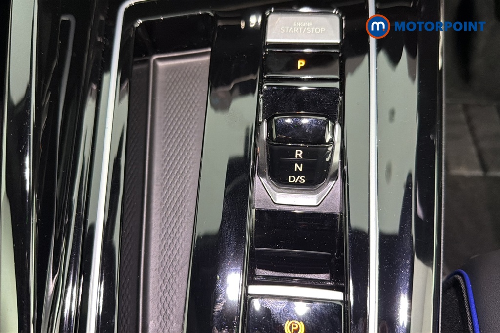 Volkswagen Golf R-Line Automatic Petrol Hatchback - Stock Number (1682846) - 15th supplementary image