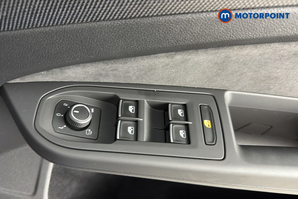 Volkswagen Golf Black Edition Automatic Petrol Hatchback - Stock Number (1683271) - 19th supplementary image