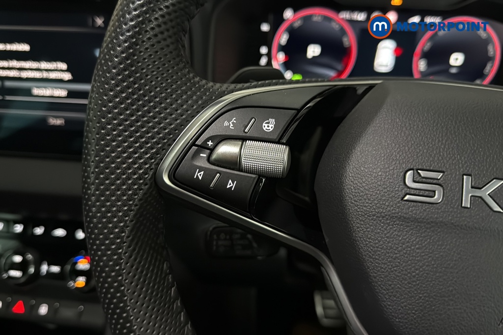 Skoda Karoq Sportline Edition Automatic Petrol SUV - Stock Number (1683814) - 4th supplementary image