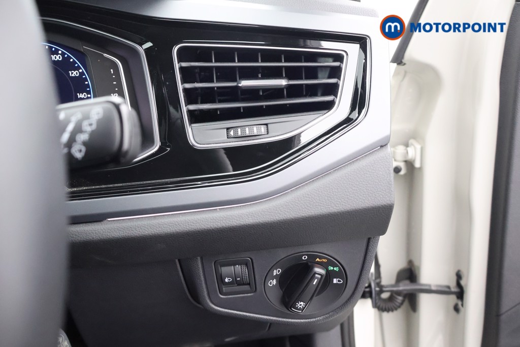 Volkswagen Polo R-Line Manual Petrol Hatchback - Stock Number (1683950) - 7th supplementary image