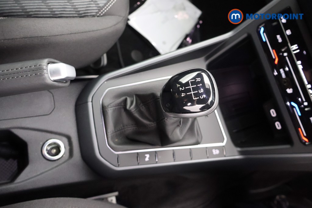 Volkswagen Polo R-Line Manual Petrol Hatchback - Stock Number (1683950) - 9th supplementary image