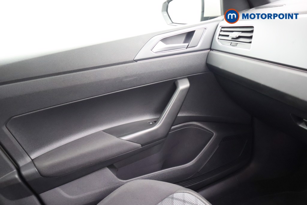 Volkswagen Polo R-Line Manual Petrol Hatchback - Stock Number (1683950) - 11th supplementary image