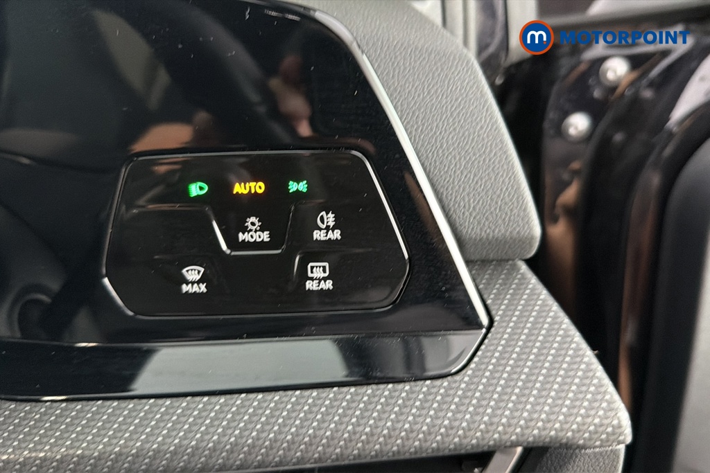 Volkswagen Golf R-Line Automatic Petrol Hatchback - Stock Number (1684148) - 11th supplementary image