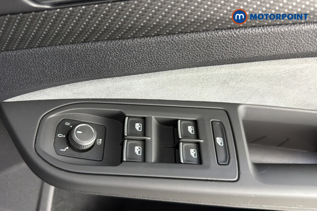 Volkswagen Golf R-Line Automatic Petrol Hatchback - Stock Number (1684148) - 19th supplementary image