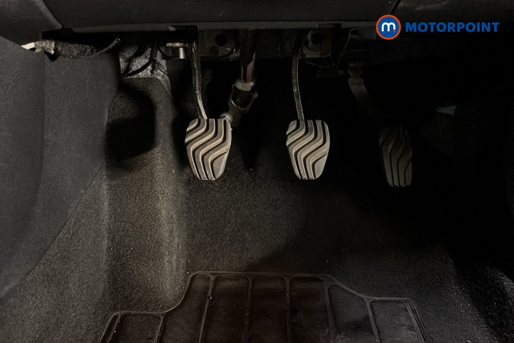 Nissan Juke N-Connecta Manual Petrol SUV - Stock Number (1684372) - 24th supplementary image