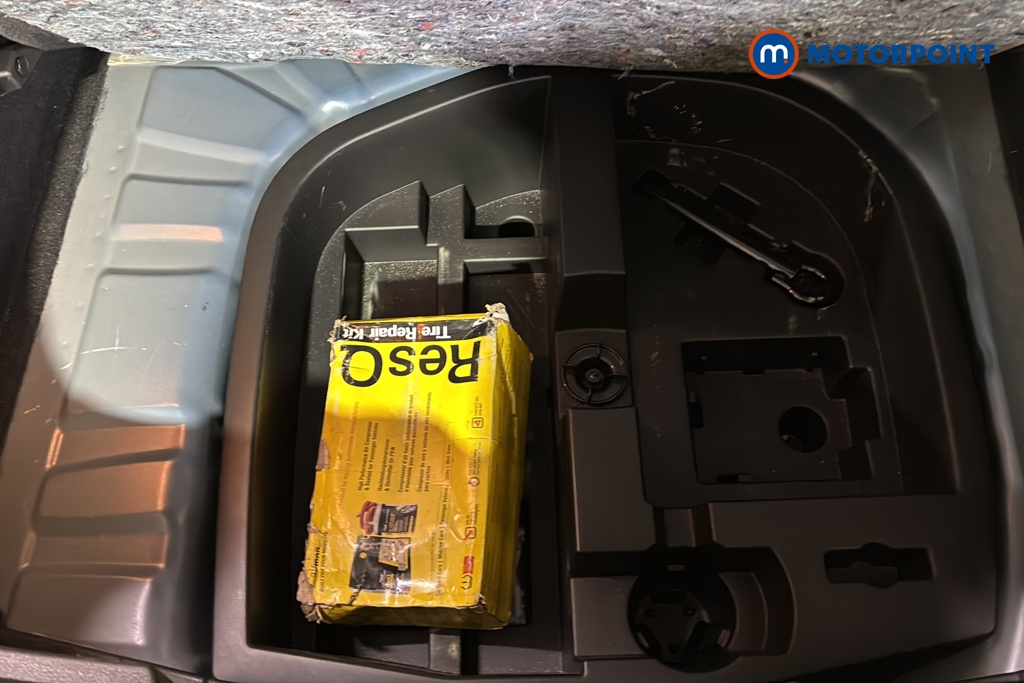 Nissan Juke N-Connecta Manual Petrol SUV - Stock Number (1684372) - 33rd supplementary image