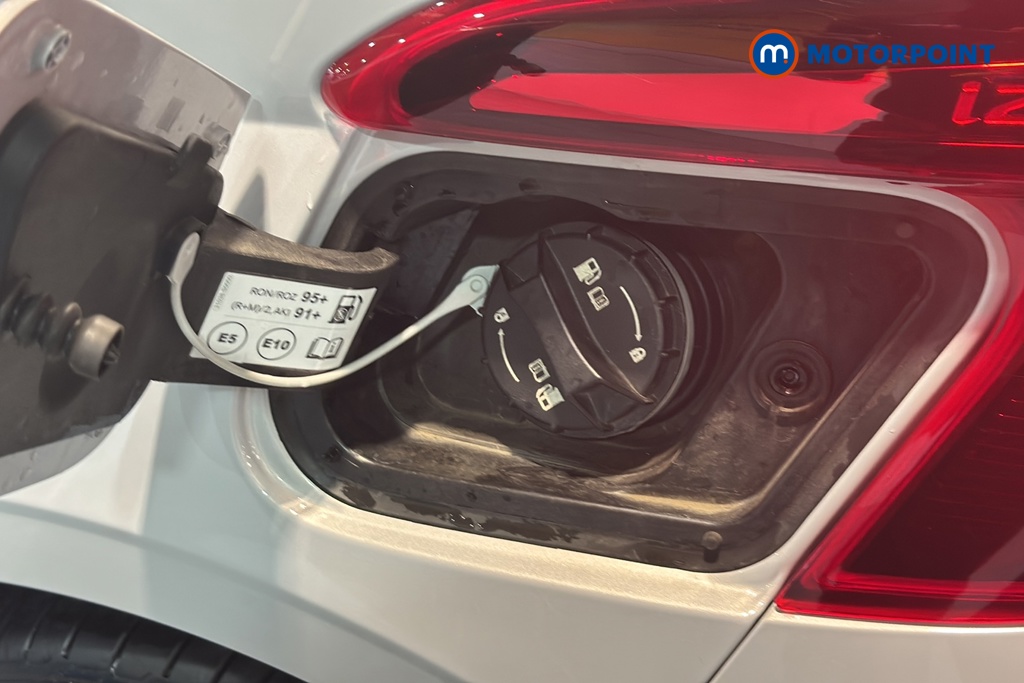 Hyundai I20 Tech Line Automatic Petrol Hatchback - Stock Number (1684695) - 41st supplementary image