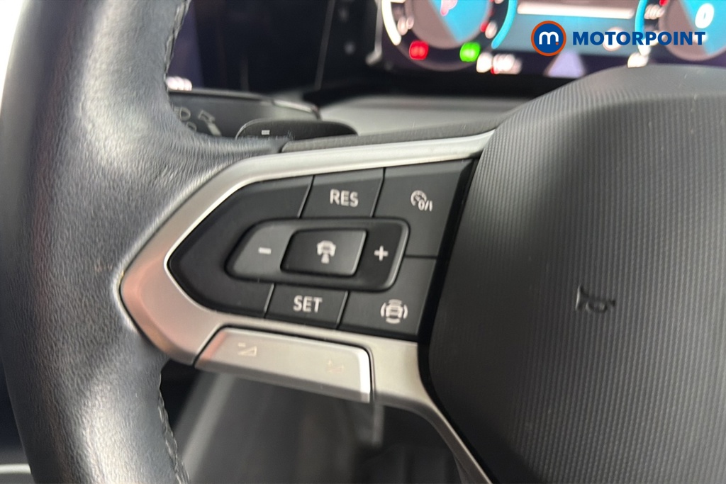 Volkswagen Golf Life Automatic Diesel Hatchback - Stock Number (1685851) - 4th supplementary image