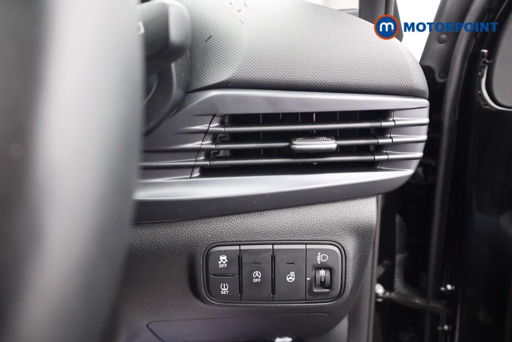 Hyundai I20 Tech Line Automatic Petrol Hatchback - Stock Number (1686033) - 7th supplementary image