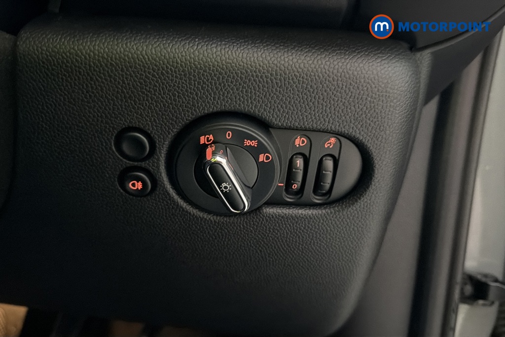 Mini Hatchback Cooper Classic Manual Petrol Hatchback - Stock Number (1686337) - 11th supplementary image