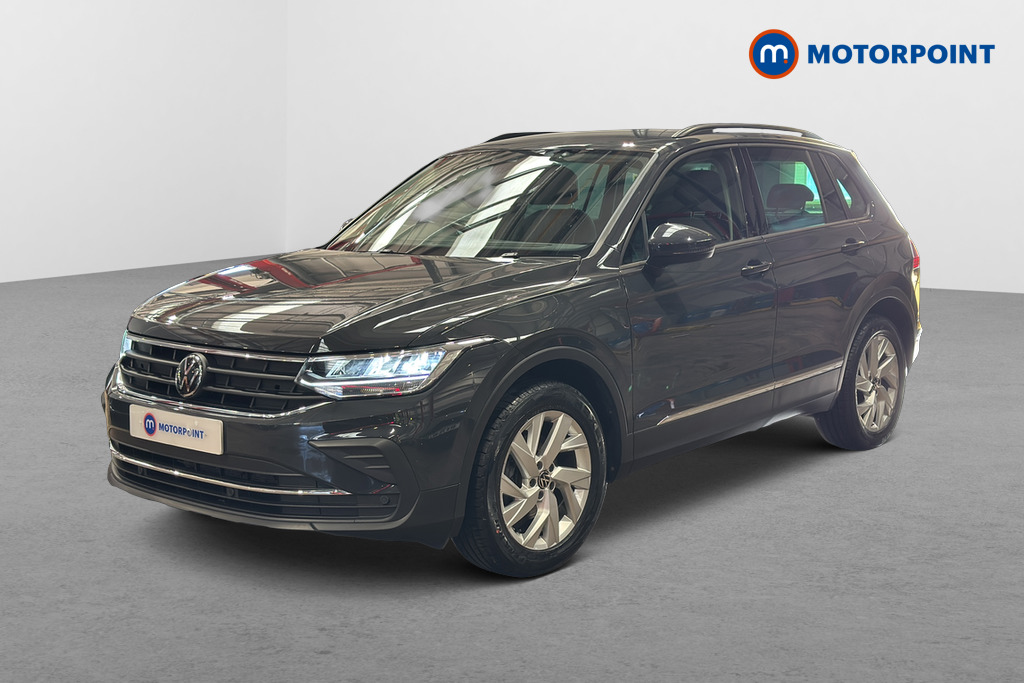 Volkswagen Tiguan Life Manual Petrol SUV - Stock Number (1672096) - Passenger side front corner