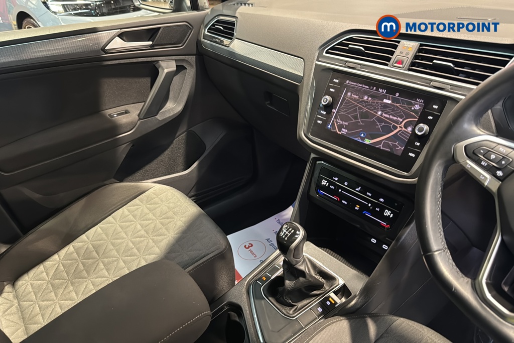 Volkswagen Tiguan Life Manual Petrol SUV - Stock Number (1672096) - 15th supplementary image