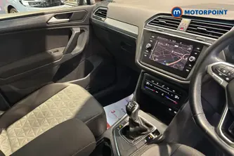 Volkswagen Tiguan Life Manual Petrol SUV - Stock Number (1672096) - 15th supplementary image