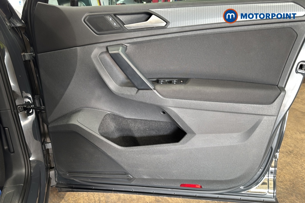 Volkswagen Tiguan Life Manual Petrol SUV - Stock Number (1672096) - 18th supplementary image