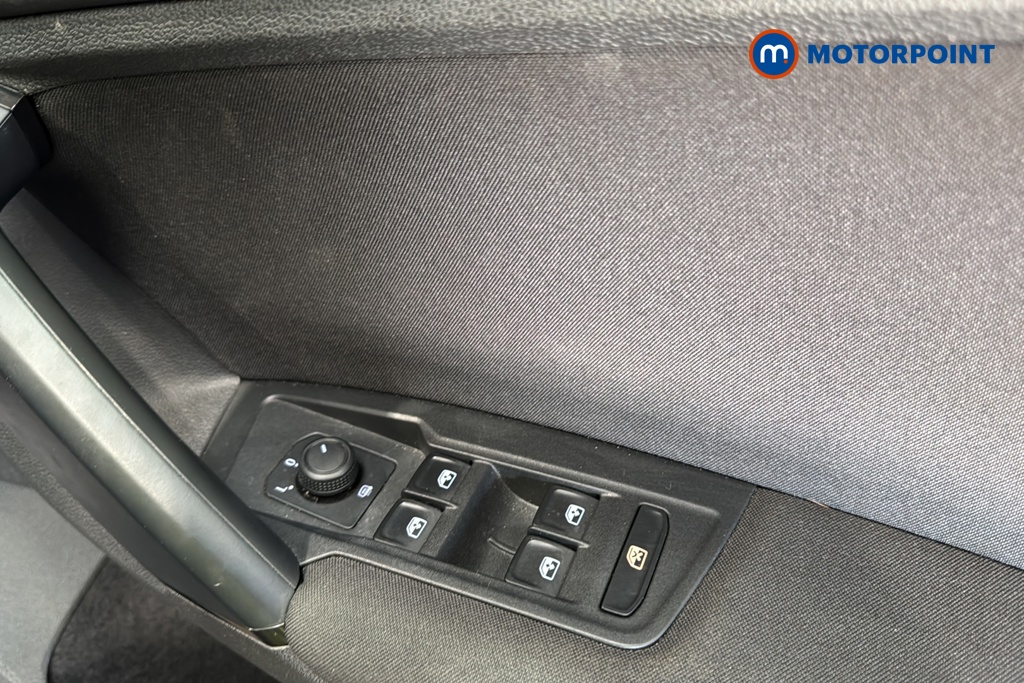 Volkswagen Tiguan Life Manual Petrol SUV - Stock Number (1672096) - 19th supplementary image