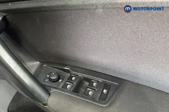 Volkswagen Tiguan Life Manual Petrol SUV - Stock Number (1672096) - 19th supplementary image