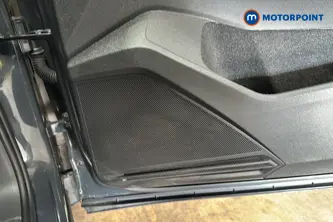 Volkswagen Tiguan Life Manual Petrol SUV - Stock Number (1672096) - 21st supplementary image