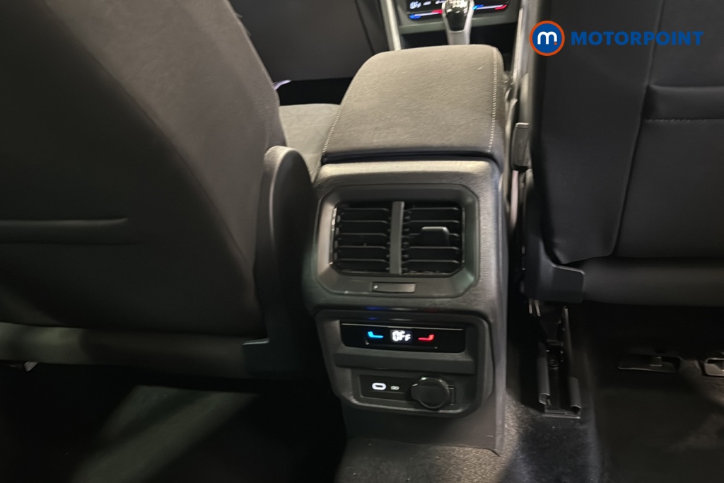 Volkswagen Tiguan Life Manual Petrol SUV - Stock Number (1672096) - 28th supplementary image